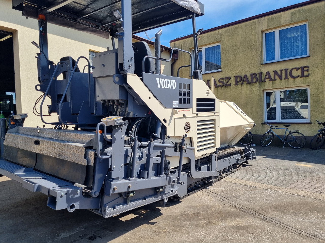 VOLVO TITAN 6820 - Asphalt paver: picture 2 VOLVO TITAN 6820 - Asphalt paver: picture 2