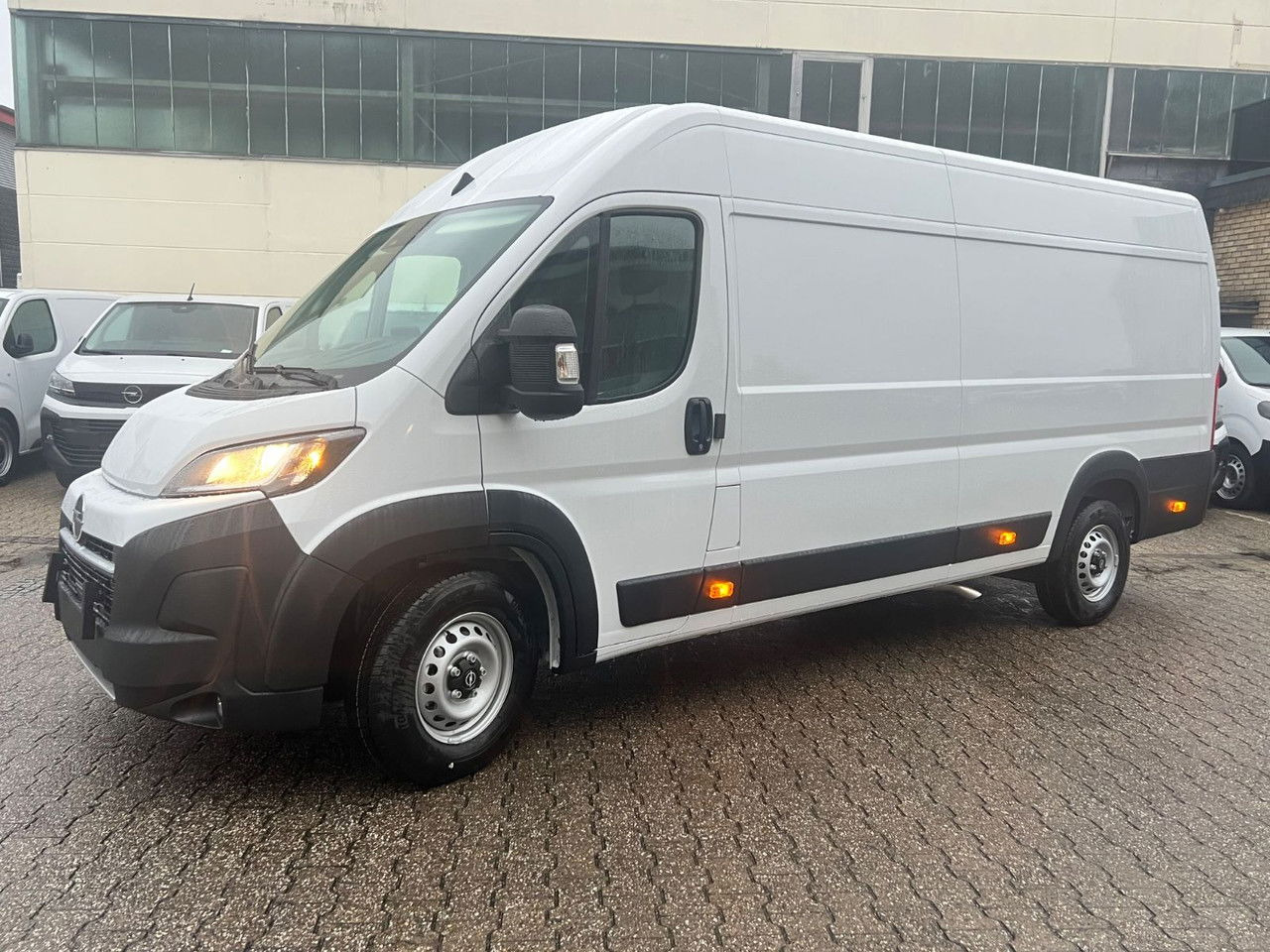 Opel Kasten 3,5 L4 H2 PS 180 Automatik+AHK Kasten 3,5 L4 H2 PS 180 Automatik+AHK - Panel van: picture 2 Opel Kasten 3,5 L4 H2 PS 180 Automatik+AHK Kasten 3,5 L4 H2 PS 180 Automatik+AHK - Panel van: picture 2