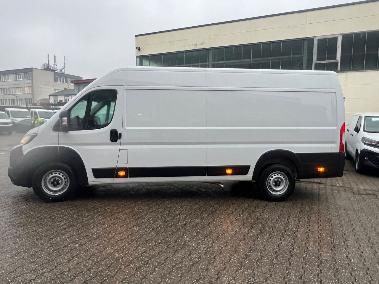 Opel Kasten 3,5 L4 H2 PS 180 Automatik+AHK Kasten 3,5 L4 H2 PS 180 Automatik+AHK - Panel van: picture 4 Opel Kasten 3,5 L4 H2 PS 180 Automatik+AHK Kasten 3,5 L4 H2 PS 180 Automatik+AHK - Panel van: picture 4