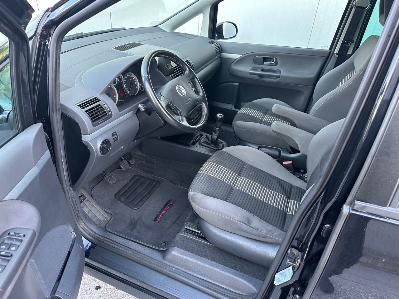 Volkswagen Sharan 2.0TDI Comfortline - Passenger van: picture 5 Volkswagen Sharan 2.0TDI Comfortline - Passenger van: picture 5
