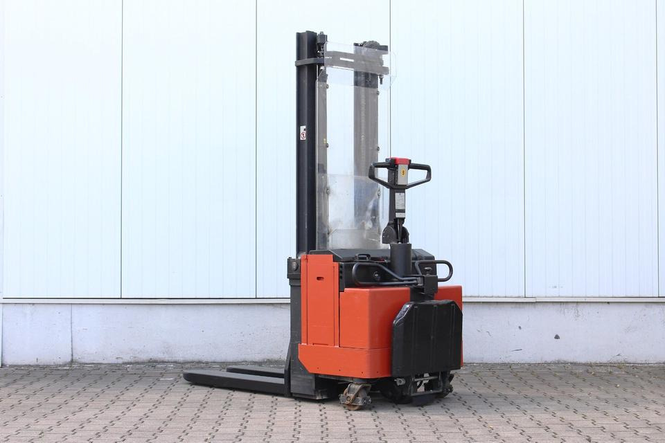 BT LSV1250 - 3400mm - Stacker: picture 1 BT LSV1250 - 3400mm - Stacker: picture 1