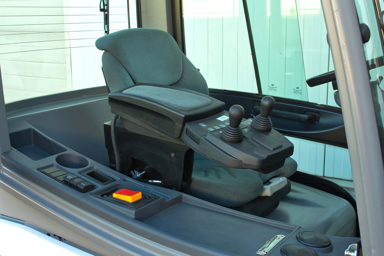 Electric forklift Jungheinrich EFG320 - Triplex - Drehgerät - Li-Ion: picture 14