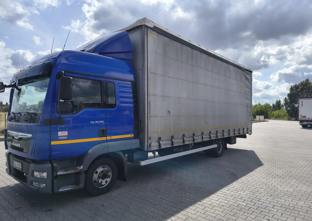 MAN TGL 12.250 - Curtainsider truck: picture 2 MAN TGL 12.250 - Curtainsider truck: picture 2