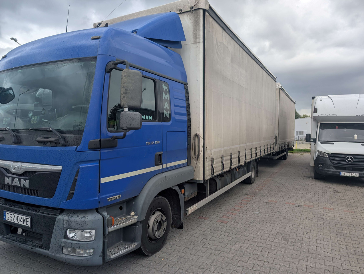 MAN TGL - Curtainsider truck: picture 1 MAN TGL - Curtainsider truck: picture 1