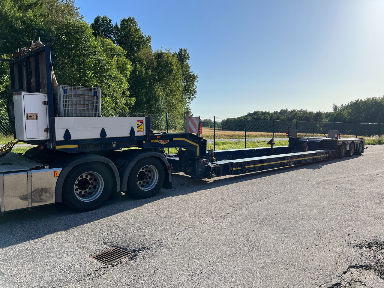 BROSHUIS 3 ADB-38 - Low loader semi-trailer: picture 1 BROSHUIS 3 ADB-38 - Low loader semi-trailer: picture 1