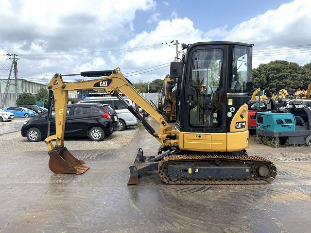 CAT 303ECR - Mini excavator: picture 2 CAT 303ECR - Mini excavator: picture 2
