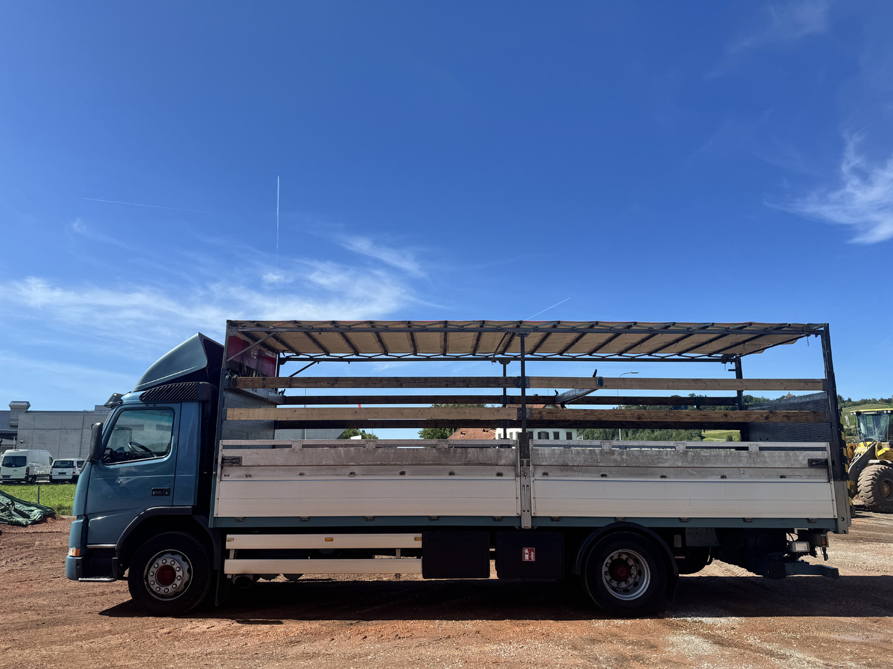 VOLVO FM7-290 4x2 Blache-Hebebühne - Curtainsider truck: picture 2 VOLVO FM7-290 4x2 Blache-Hebebühne - Curtainsider truck: picture 2