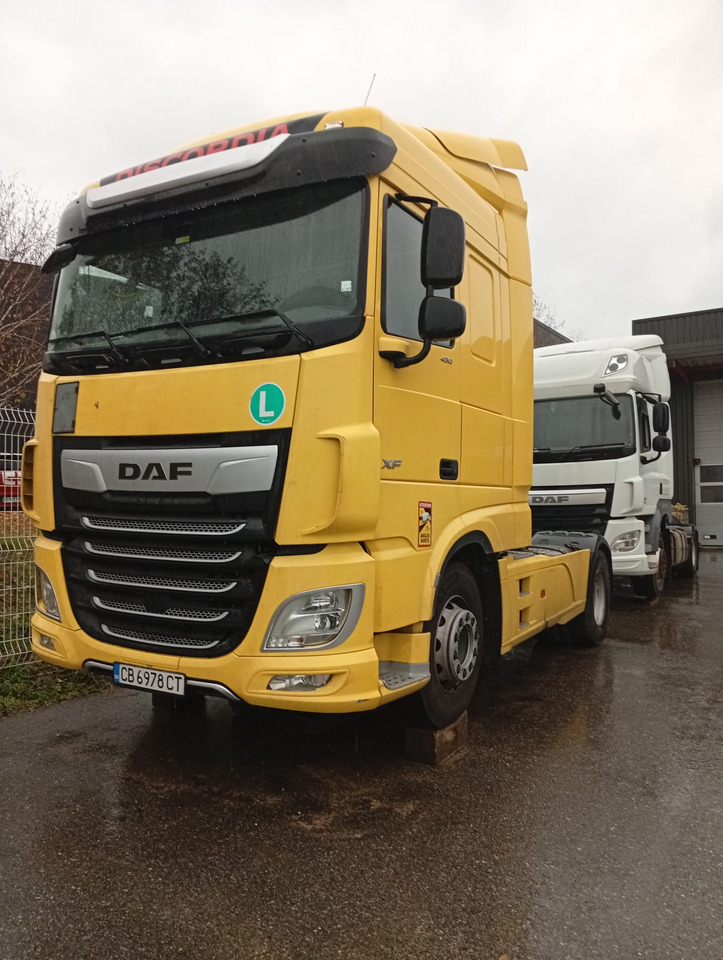 DAF XF430 - FR 73000, damaged engine - Tractor unit: picture 3 DAF XF430 - FR 73000, damaged engine - Tractor unit: picture 3