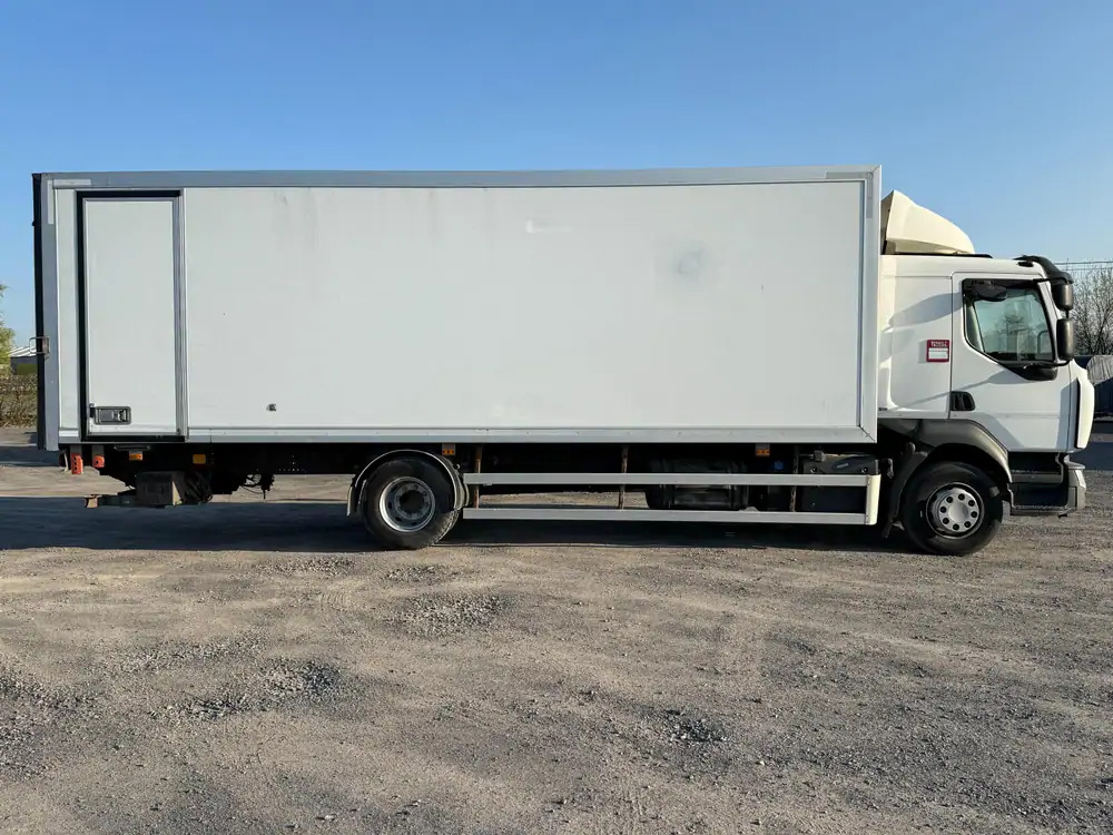 Renault D14 250 *D14 250 cv* - Box truck: picture 3 Renault D14 250 *D14 250 cv* - Box truck: picture 3