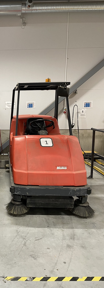 Hako Hakomatic B 1100 - Industrial sweeper: picture 1 Hako Hakomatic B 1100 - Industrial sweeper: picture 1