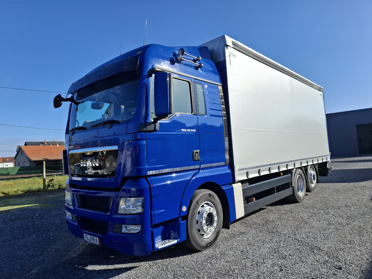 MAN TGX 26.440 E5 - Curtainsider truck: picture 3 MAN TGX 26.440 E5 - Curtainsider truck: picture 3