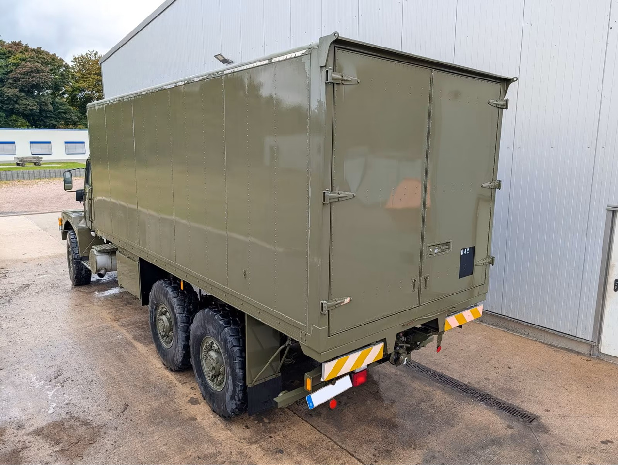 VOLVO N10 - Box truck: picture 3 VOLVO N10 - Box truck: picture 3