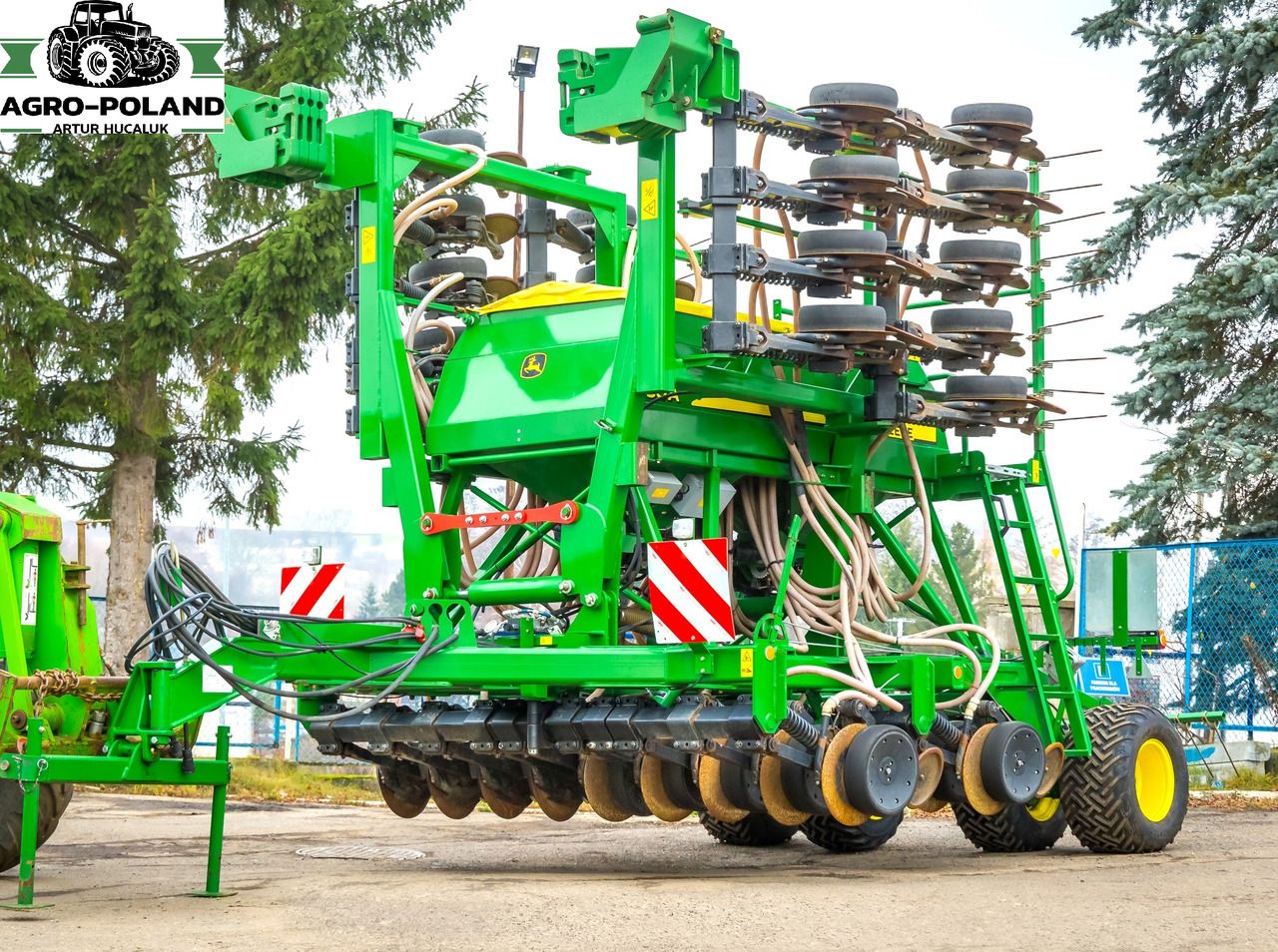 JOHN DEERE 750A - 2017 ROK - 6 M - 2649 H - GREENSTAR/ISOBUS - NOWSZY MODEL - Seed drill: picture 1 JOHN DEERE 750A - 2017 ROK - 6 M - 2649 H - GREENSTAR/ISOBUS - NOWSZY MODEL - Seed drill: picture 1