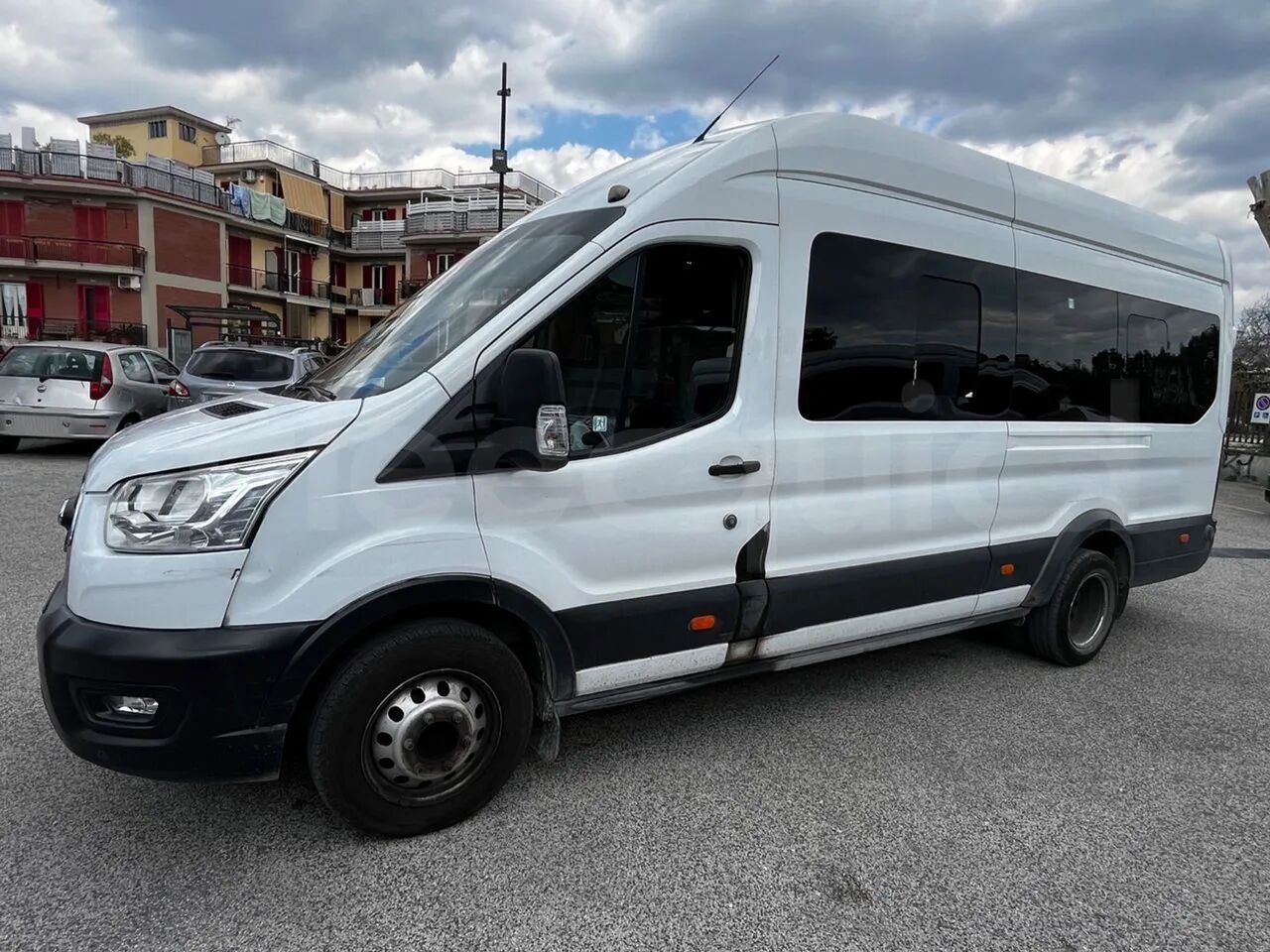 Ford Transit - Suburban bus: picture 2 Ford Transit - Suburban bus: picture 2