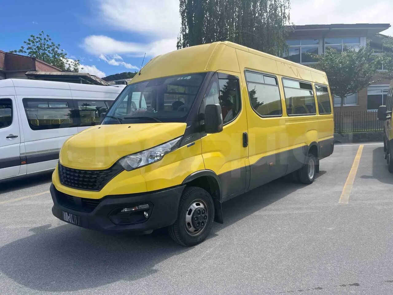 Iveco Daily - School bus: picture 2 Iveco Daily - School bus: picture 2