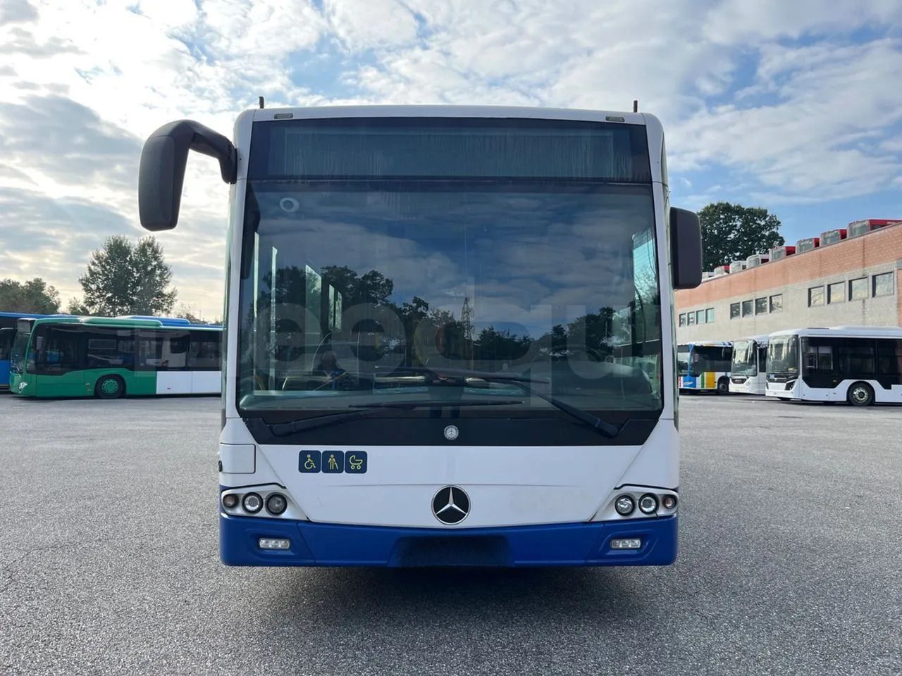 Mercedes-Benz Conecto - Articulated bus: picture 2 Mercedes-Benz Conecto - Articulated bus: picture 2