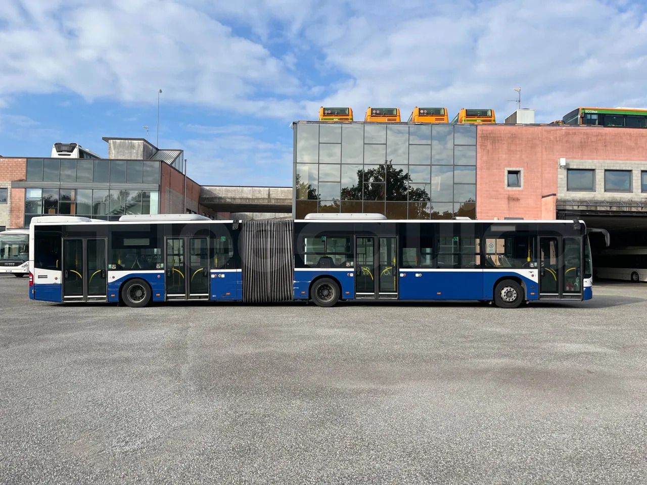 Articulated bus Mercedes-Benz Conecto: picture 11