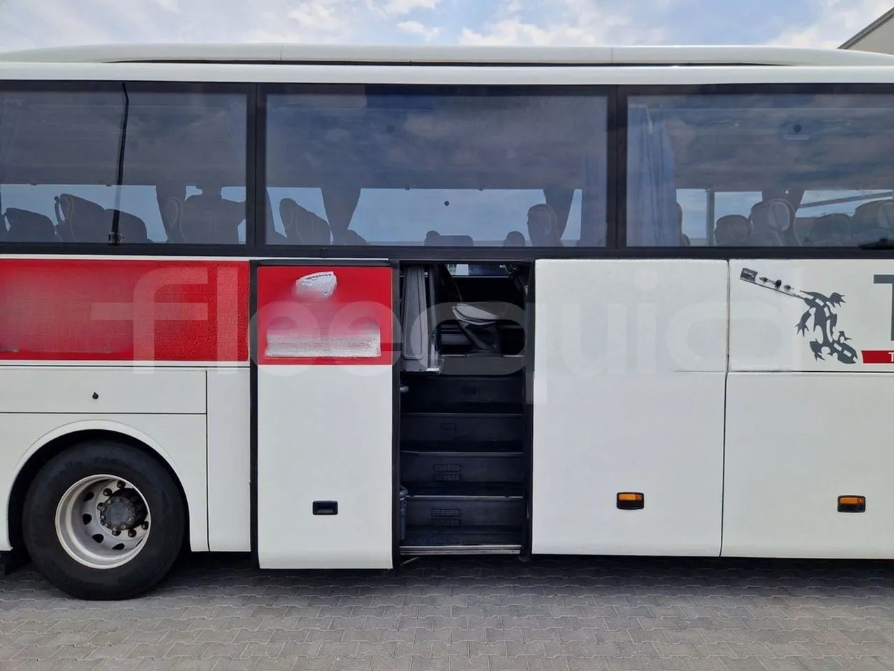 Coach Mercedes-Benz Tourismo: picture 14