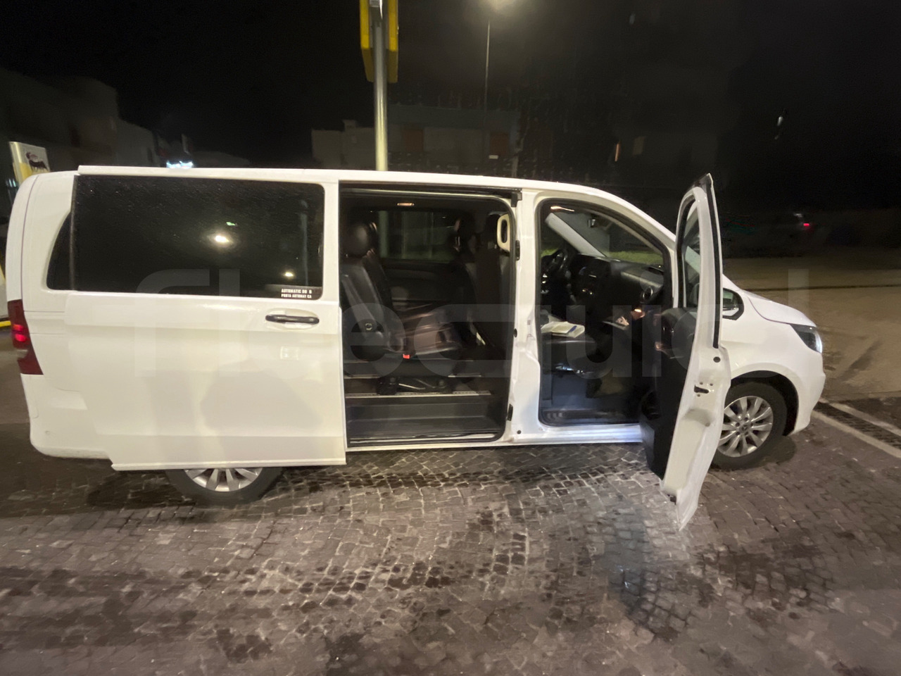 Minibus, Passenger van Mercedes-Benz Vito Tourer: picture 12