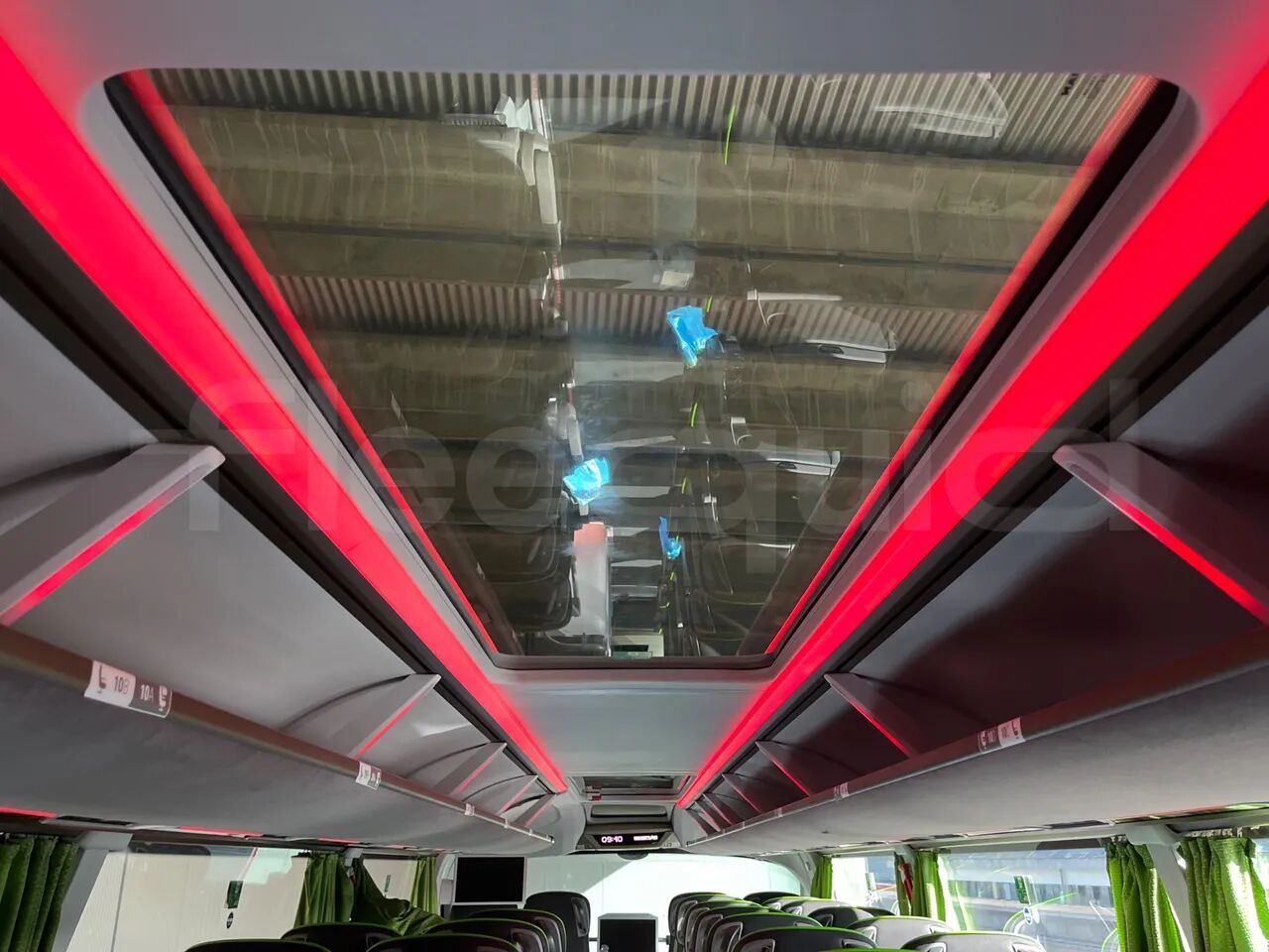 Coach Neoplan Skyliner: picture 41 Coach Neoplan Skyliner: picture 41