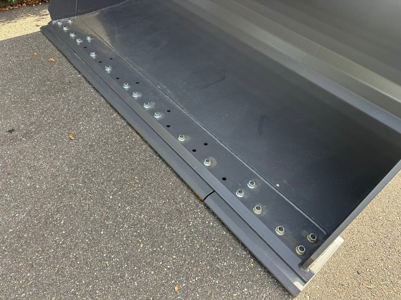 New Loader bucket for Construction machinery Volvo L90H bucket: picture 10