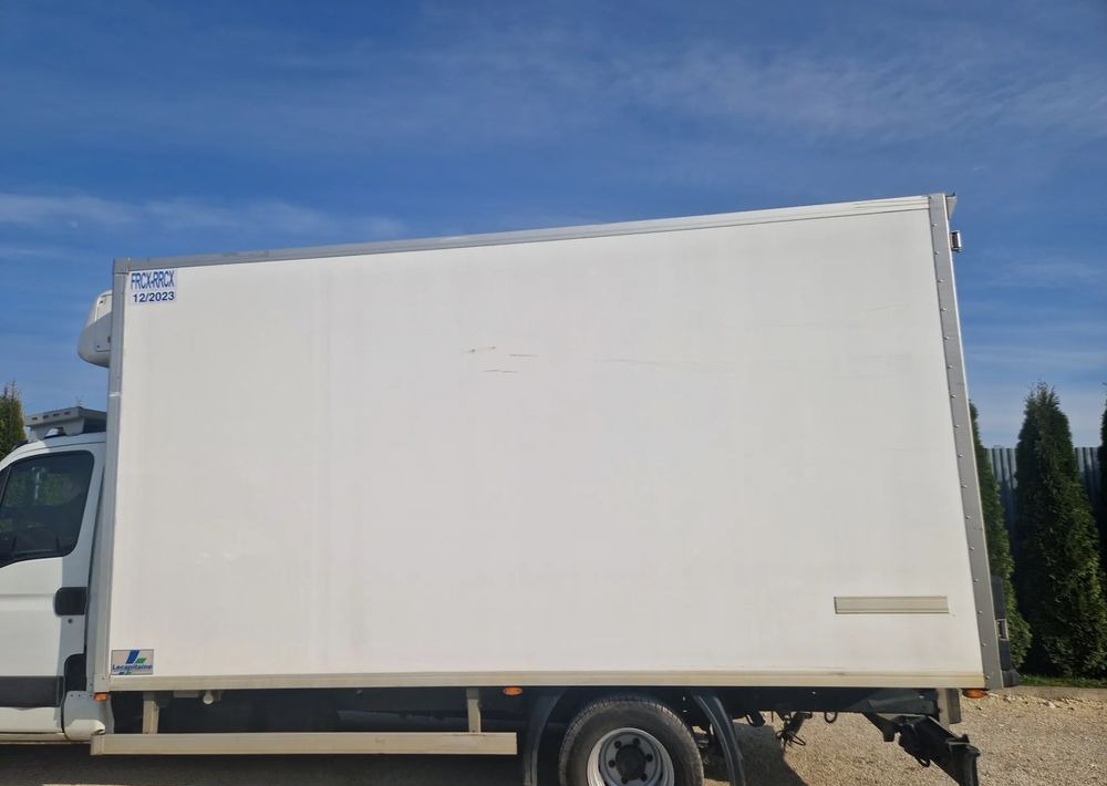 Chłodnia Mroźnia kontener 4.5m , 2 komory, dodatkowe zasilanie, boczne drzwi - Refrigerator swap body: picture 2 Chłodnia Mroźnia kontener 4.5m , 2 komory, dodatkowe zasilanie, boczne drzwi - Refrigerator swap body: picture 2