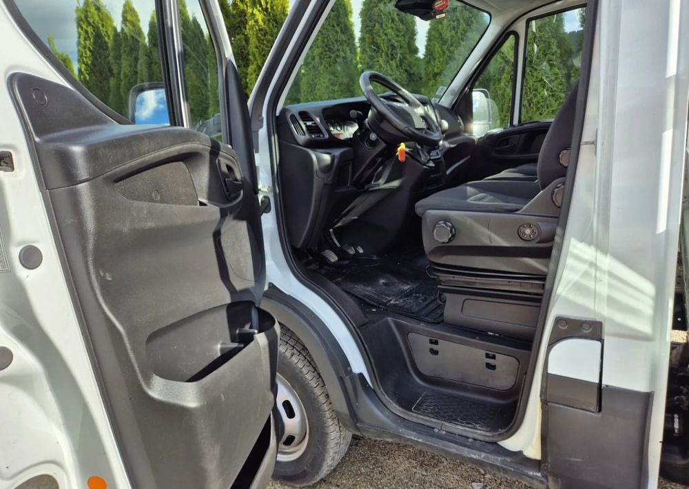 Iveco 35C15 3.0 - Flatbed van: picture 5 Iveco 35C15 3.0 - Flatbed van: picture 5