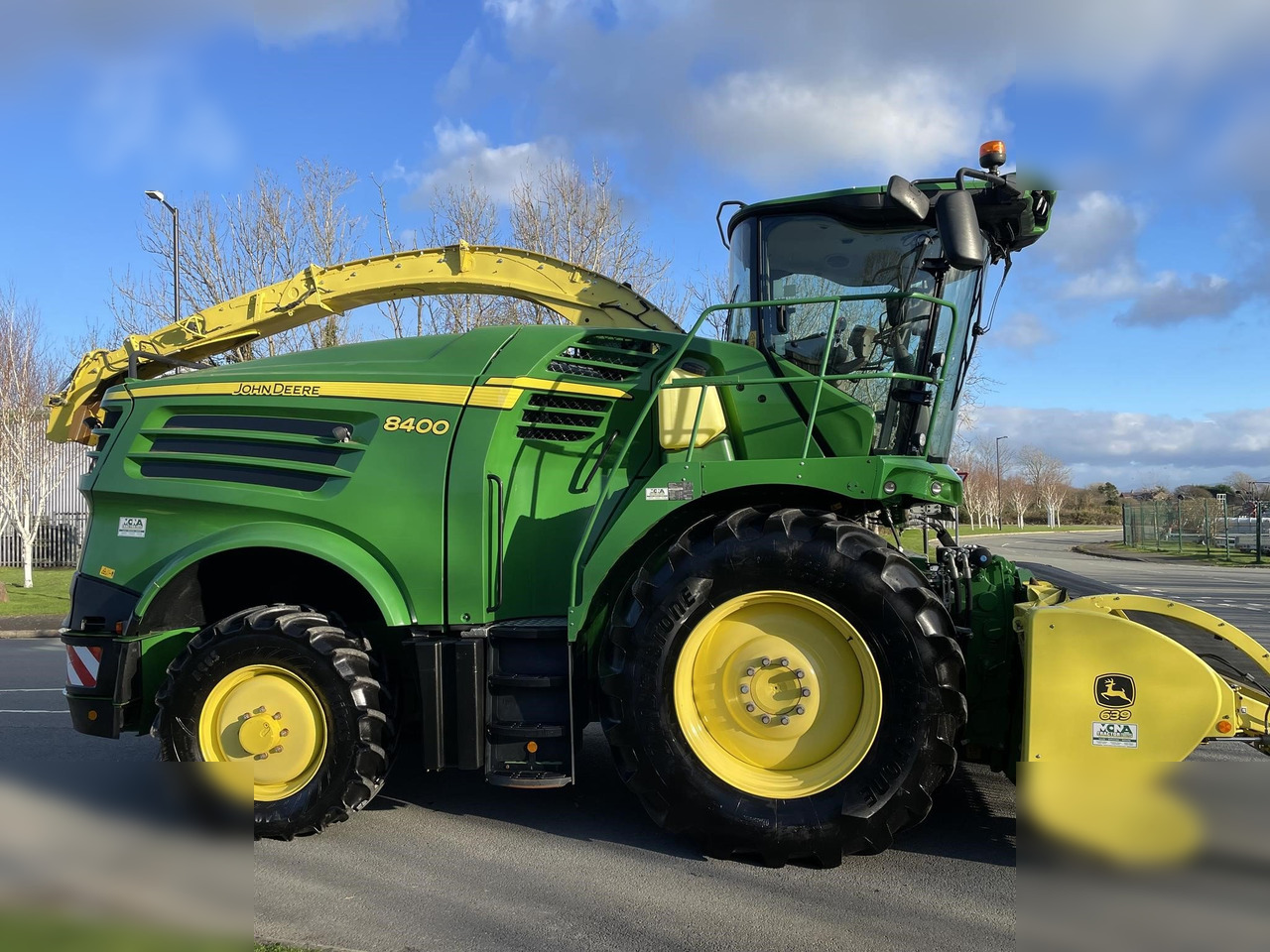 2018 JOHN DEERE 8400 - Forage harvester: picture 1 2018 JOHN DEERE 8400 - Forage harvester: picture 1