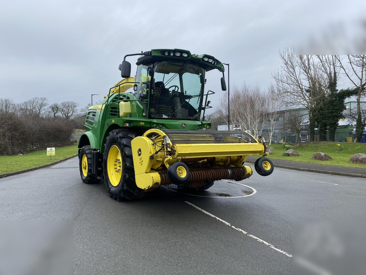 2020 JOHN DEERE 8600 - Forage harvester: picture 3 2020 JOHN DEERE 8600 - Forage harvester: picture 3