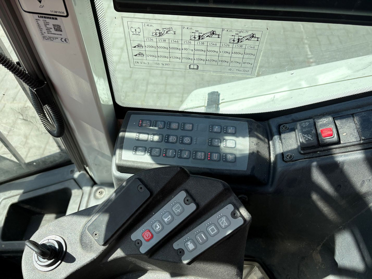 Wheel loader LIEBHERR L538: picture 22