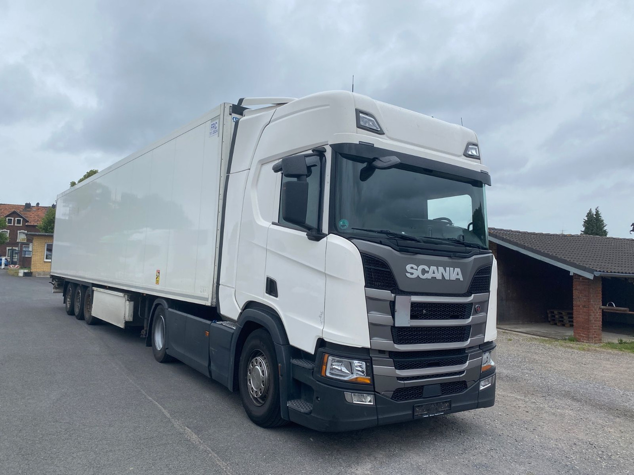 Scania R450 Highline/incl Krone Tiefkühl Doppelstock - Tractor unit: picture 2 Scania R450 Highline/incl Krone Tiefkühl Doppelstock - Tractor unit: picture 2