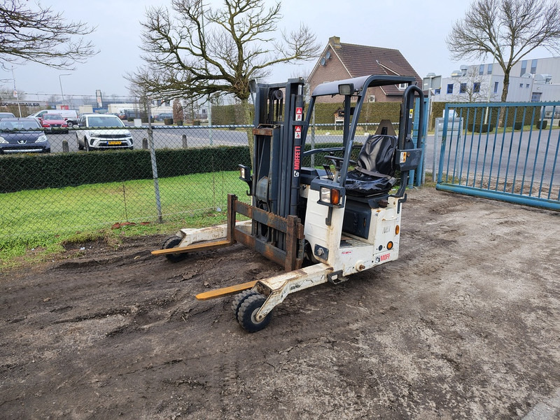 Moffet M4 20.1 - Diesel forklift: picture 1 Moffet M4 20.1 - Diesel forklift: picture 1