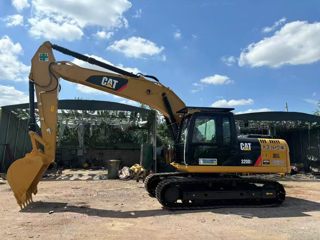 CATERPILLAR 320D2 low hour good condition excavator promotion - Crawler excavator: picture 2 CATERPILLAR 320D2 low hour good condition excavator promotion - Crawler excavator: picture 2