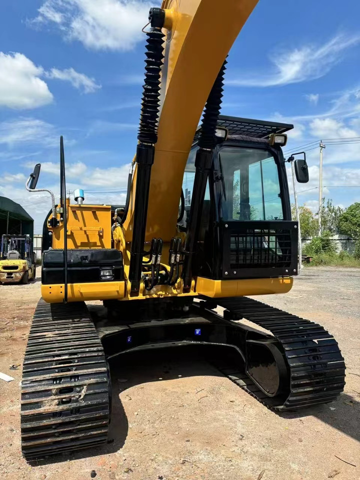 CATERPILLAR 320D2 low hour good condition excavator promotion - Crawler excavator: picture 3 CATERPILLAR 320D2 low hour good condition excavator promotion - Crawler excavator: picture 3
