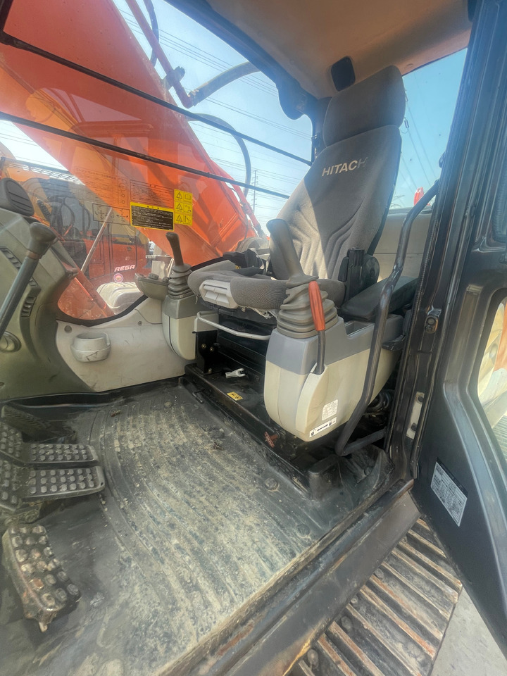 HITACHI ZX350 crawler excavator low hours excellent condition original - Crawler excavator: picture 5 HITACHI ZX350 crawler excavator low hours excellent condition original - Crawler excavator: picture 5