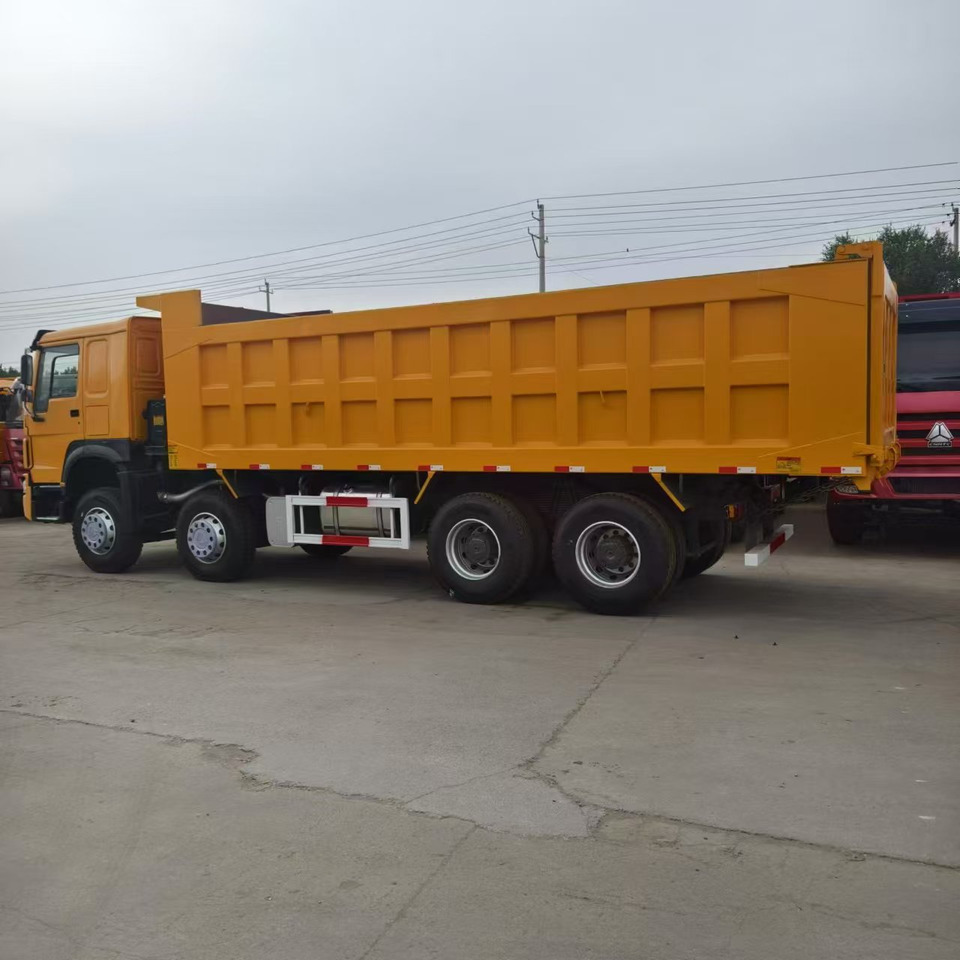 SINOTRUK howo 371 8x4 dump truck - Dumper: picture 5 SINOTRUK howo 371 8x4 dump truck - Dumper: picture 5