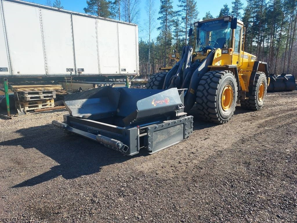 Reptail TM - Grader: picture 2 Reptail TM - Grader: picture 2