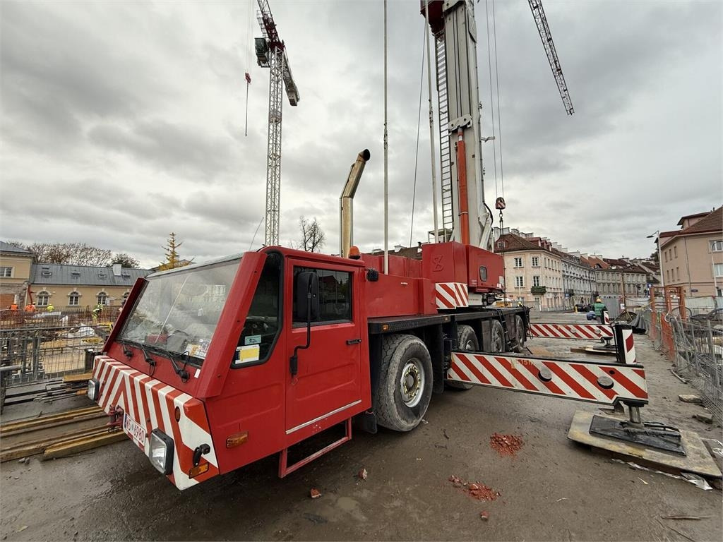 Spierings AT4 SK488 / 2006 / AC - Klimatyzacja (2x diesel) - Self-erecting tower crane: picture 2 Spierings AT4 SK488 / 2006 / AC - Klimatyzacja (2x diesel) - Self-erecting tower crane: picture 2