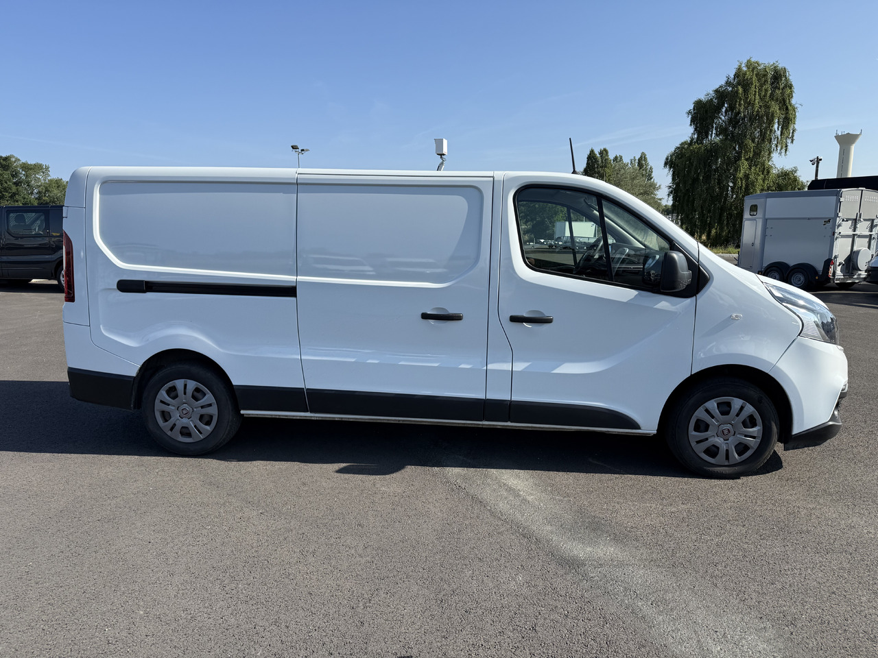 FIAT TALENTO 1T3 LH1 2.0MULTIJET120 PRO LOUNGE + ATTELAGE ET KIT BOIS COMPLET - Panel van: picture 4 FIAT TALENTO 1T3 LH1 2.0MULTIJET120 PRO LOUNGE + ATTELAGE ET KIT BOIS COMPLET - Panel van: picture 4