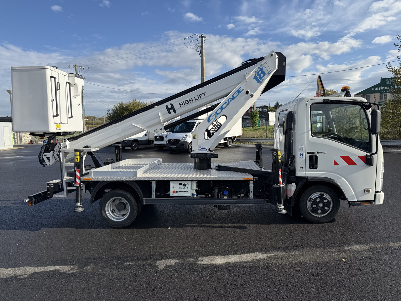 ISUZU M21 SOCAGE 18T NACELLE UTILITAIRES 3T5 - Truck mounted aerial platform: picture 4 ISUZU M21 SOCAGE 18T NACELLE UTILITAIRES 3T5 - Truck mounted aerial platform: picture 4
