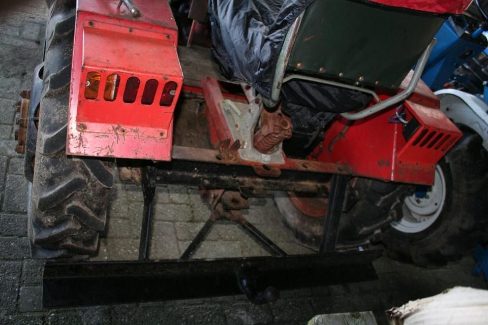 Kleintraktor Belarus - Compact tractor: picture 5 Kleintraktor Belarus - Compact tractor: picture 5