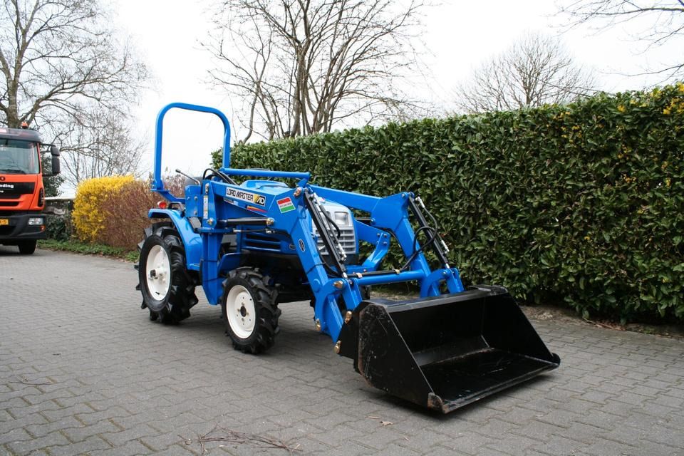 Kleintraktor Iseki Sial 5 mit Frontlader - Compact tractor: picture 1 Kleintraktor Iseki Sial 5 mit Frontlader - Compact tractor: picture 1