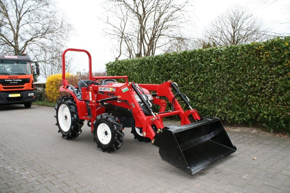 Kleintraktor Yanmar AF-17 mit Frontlader - Compact tractor: picture 1 Kleintraktor Yanmar AF-17 mit Frontlader - Compact tractor: picture 1