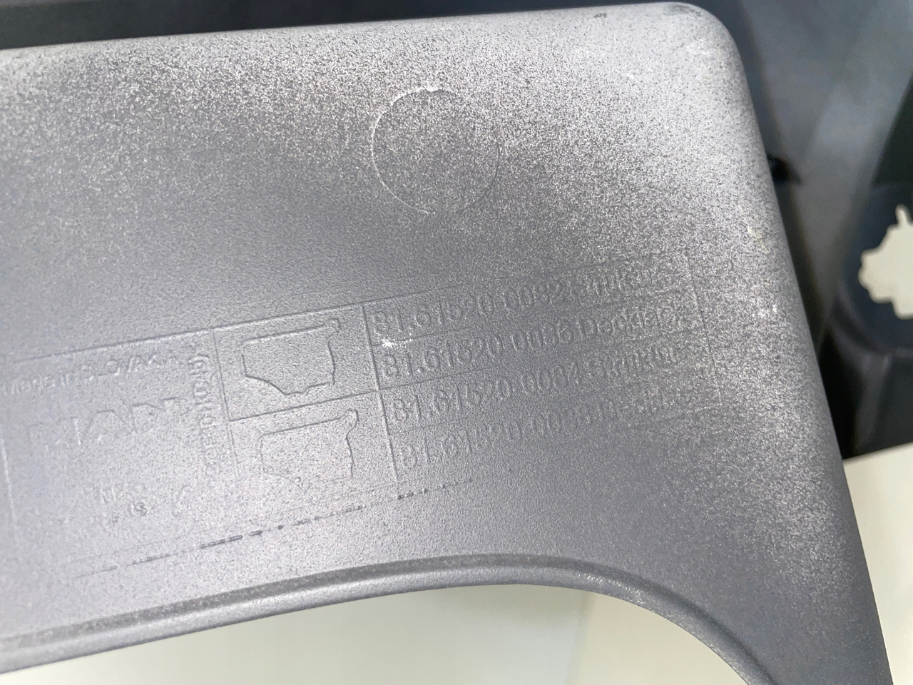 GÓRNA STOPNICA STOPIEŃ MAN TGX TGX3 TG3 81615200082 - Footstep for Truck: picture 5 GÓRNA STOPNICA STOPIEŃ MAN TGX TGX3 TG3 81615200082 - Footstep for Truck: picture 5