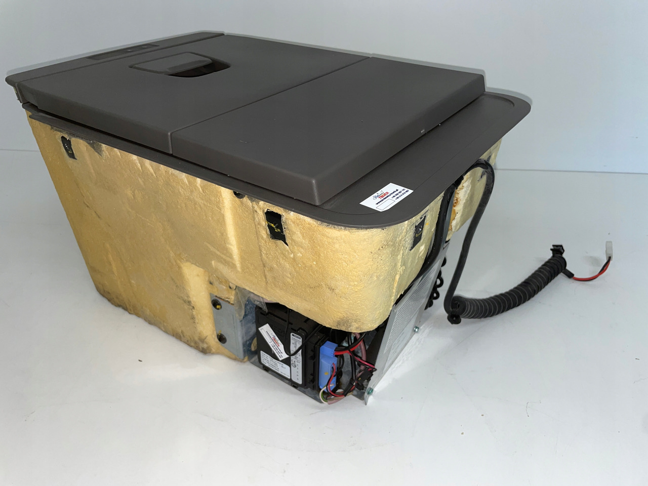 LODÓWKA CHŁODZIARKA SCANIA P G NGS 2770786 - Cab and interior for Truck: picture 4 LODÓWKA CHŁODZIARKA SCANIA P G NGS 2770786 - Cab and interior for Truck: picture 4