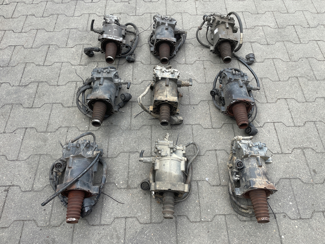 WYSPRZĘGLIK SKRZYNI MAN TGX TGS TGA AUTOMAT K013727 - Clutch cylinder for Truck: picture 2 WYSPRZĘGLIK SKRZYNI MAN TGX TGS TGA AUTOMAT K013727 - Clutch cylinder for Truck: picture 2