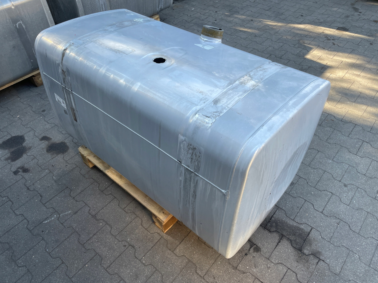 ZBIORNIK PALIWA MAN TGX TGS 580L 81122016934 - Fuel tank for Truck: picture 5 ZBIORNIK PALIWA MAN TGX TGS 580L 81122016934 - Fuel tank for Truck: picture 5