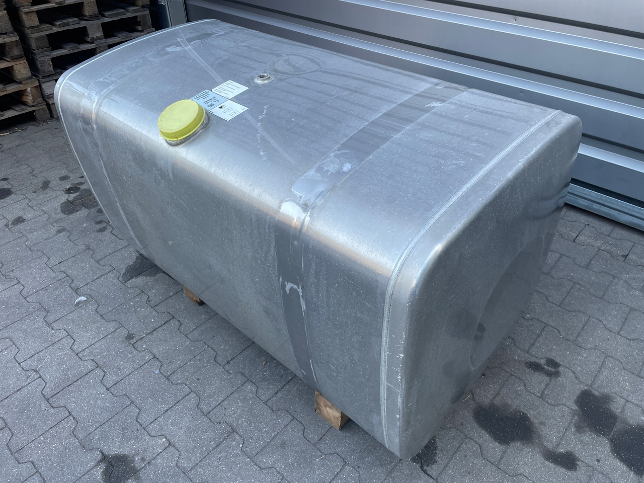 ZBIORNIK PALIWA MAN TGX TGS 580L 81122016936 - Fuel tank for Truck: picture 3 ZBIORNIK PALIWA MAN TGX TGS 580L 81122016936 - Fuel tank for Truck: picture 3