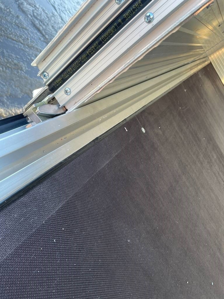 Volvo FM 330 - Box truck: picture 2 Volvo FM 330 - Box truck: picture 2