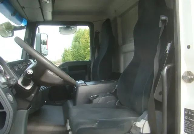 Leasing of MAN TGL 12-220 8.10M KLIMA WINDA 2000KG MAN TGL 12-220 8.10M KLIMA WINDA 2000KG: picture 15 Leasing of MAN TGL 12-220 8.10M KLIMA WINDA 2000KG MAN TGL 12-220 8.10M KLIMA WINDA 2000KG: picture 15